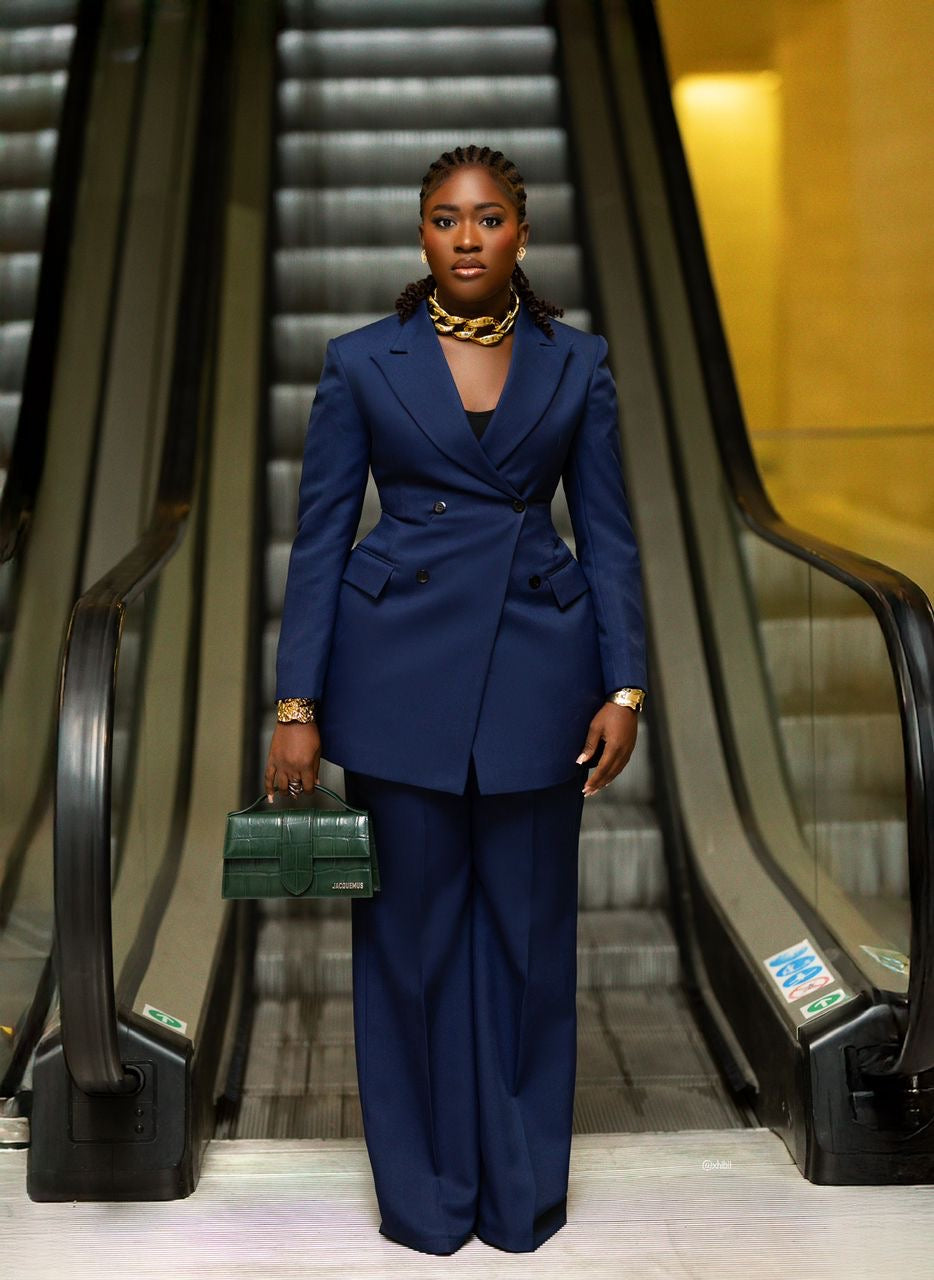 Slim Fit Women's Suit – Tailored Formalwear