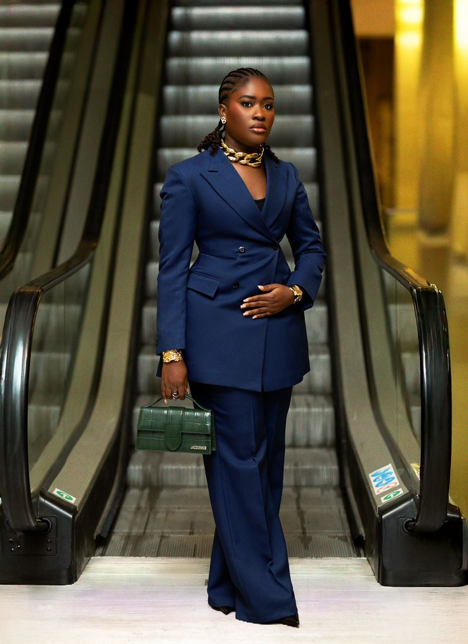 Slim Fit Women's Suit – Tailored Formalwear